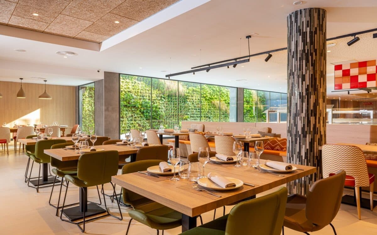 AZUREHOTEL-RESTAURANTES-3-1200x750