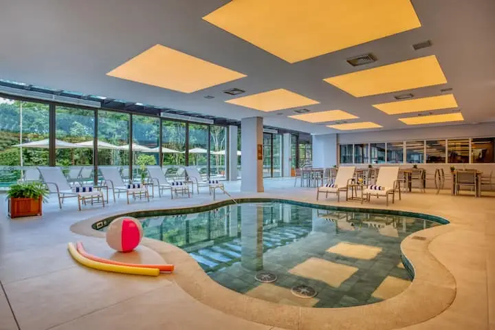 53498_pool_view_4