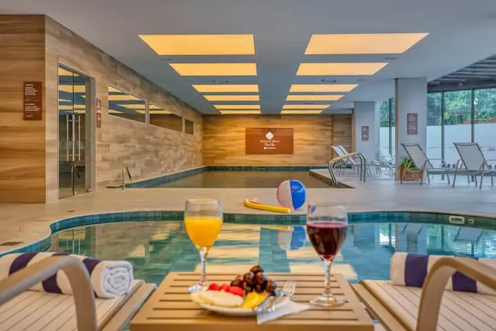 53498_pool_view_5